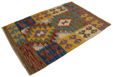 Carica l'immagine nel visualizzatore di Gallery, 86x60 CM Autentik Kilim Kelem Original Hand Made Classic STYL - EASY TO CLEAN  - colors
