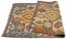Carica l'immagine nel visualizzatore di Gallery, 125x83 CM Autentio kilim originale fatto a mano Stile classico - Facile da pulire
