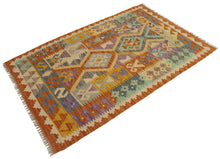 Carica l'immagine nel visualizzatore di Gallery, 125x82 CM Autentio kilim originale fatto a mano Stile classico - Facile da pulire
