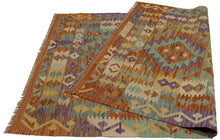 Carica l'immagine nel visualizzatore di Gallery, 160x102 CM Autentio kilim originale fatto a mano Stile classico Facile da pulire
