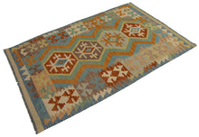 Carica l'immagine nel visualizzatore di Gallery, 152x100 CM Autentio kilim originale fatto a mano Stile classico Facile da pulire
