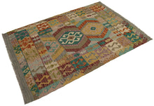 Carica l'immagine nel visualizzatore di Gallery, 152x105 CM Autentio kilim originale fatto a mano Stile classico Facile da pulire
