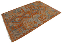 Carica l'immagine nel visualizzatore di Gallery, 150x102 CM Autentio kilim originale fatto a mano Stile classico Facile da pulire
