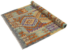 Carica l'immagine nel visualizzatore di Gallery, 133x86 CM Autentio kilim originale fatto a mano Stile classico Facile da pulire
