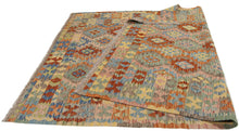 Carica l'immagine nel visualizzatore di Gallery, 243x170 CM Autentio kilim originale fatto a mano Stile classico Facile da pulire
