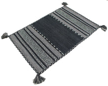 Carica l'immagine nel visualizzatore di Gallery, Kilim Lory tribal 100% Cotone, indiano, fatto a mano 170x120 cm
