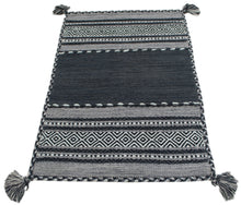 Load image into Gallery viewer, Kilim Lory tribal 100% Cotone, indiano, fatto a mano 200x60 cm
