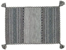 Carica l'immagine nel visualizzatore di Gallery, Kilim Lory tribal 100% Cotone, indiano, fatto a mano 200x140 cm
