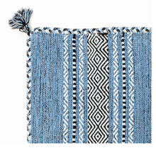 Load image into Gallery viewer, Kilim Lory tribal 100% Cotone, indiano, fatto a mano 130x65 cm
