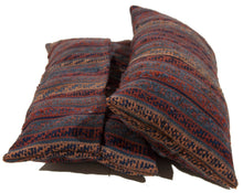 Lade das Bild in den Galerie-Viewer, Original Hand Made Rustic Kilim / Cicim 45x25 CM
