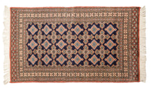 Lade das Bild in den Galerie-Viewer, Kashmir Wool Carpet CM 60x45 Pakistan Rugs
