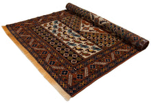 Load image into Gallery viewer, 185x126  CM Tappeto Autentico Originale Annodato a Mano
