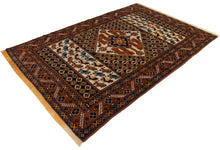 Load image into Gallery viewer, 185x126  CM Tappeto Autentico Originale Annodato a Mano
