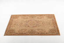 Carica l'immagine nel visualizzatore di Gallery, Arazzo Aubusson Classic Floral French Style Drawing 278x180 CM  (Galleria Farah1970)
