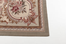 Lade das Bild in den Galerie-Viewer, Needle point Classic Floral French Style Drawing 363x273 CM Aubusson (Galleria Farah1970)
