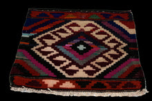 Carica l'immagine nel visualizzatore di Gallery, Cicim Kilim autentik Hand Made Measure CM 48x42
