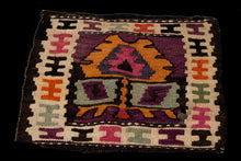 Lade das Bild in den Galerie-Viewer, Cicim Kilim autentik Hand Made Measure CM 45x40

