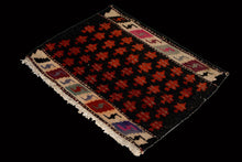 Carica l&#39;immagine nel visualizzatore di Gallery, Cicim Kilim autentik Hand Made Measure CM 47x36
