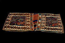 Load image into Gallery viewer, Autentik Kilim Kelem Original Hand Made Classic STYL - 108x50 CM
