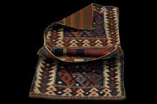 Carica l'immagine nel visualizzatore di Gallery, Autentik Kilim Kelem Original Hand Made Classic STYL - 108x50 CM
