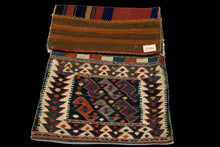 Carica l'immagine nel visualizzatore di Gallery, Autentik Kilim Kelem Original Hand Made Classic STYL - 108x50 CM
