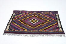Carica l'immagine nel visualizzatore di Gallery, Original  Hand Made Rustic Kilim / Cicim CM 100x60
