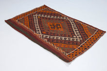 Carica l'immagine nel visualizzatore di Gallery, Original Hand Made Rustic Kilim / Cicim CM 106x65

