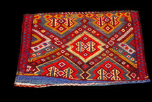 Carica l'immagine nel visualizzatore di Gallery, Original Hand Made Rustic Kilim / Cicim 100x65 CM
