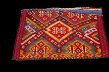 Carica l'immagine nel visualizzatore di Gallery, Original Hand Made Rustic Kilim / Cicim 100x65 CM
