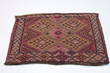 Carica l'immagine nel visualizzatore di Gallery, Original Hand Made Rustic Kilim / Cicim CM 90x65
