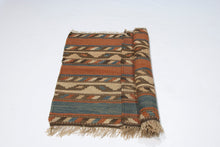 Lade das Bild in den Galerie-Viewer, Original Hand Made Rustic Kilim / Cicim CM 115x80
