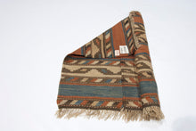 Lade das Bild in den Galerie-Viewer, Original Hand Made Rustic Kilim / Cicim CM 115x80
