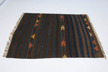Lade das Bild in den Galerie-Viewer, Original Hand Made Rustic Kilim / Cicim CM 107x65
