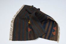 Lade das Bild in den Galerie-Viewer, Original Hand Made Rustic Kilim / Cicim CM 107x65
