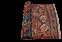 Carica l'immagine nel visualizzatore di Gallery, Original Hand Made Rustic Kilim / Cicim CM 100x75
