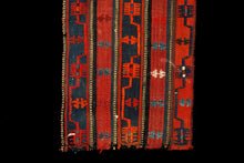 Carica l&#39;immagine nel visualizzatore di Gallery, Original Hand Made Rustic Kilim Vintage / Cicim 147x27 CM
