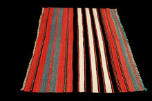 Carica l&#39;immagine nel visualizzatore di Gallery, Original Hand Made Rustic Kilim / Cicim 160x113 CM
