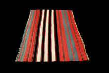 Carica l&#39;immagine nel visualizzatore di Gallery, Original Hand Made Rustic Kilim / Cicim 160x113 CM
