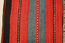 Lade das Bild in den Galerie-Viewer, Original Hand Made Rustic Kilim / Cicim 160x113 CM
