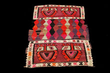 Carica l'immagine nel visualizzatore di Gallery, Original Hand Made Rustic Kilim / Cicim 120x95 CM
