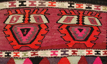 Carica l'immagine nel visualizzatore di Gallery, Original Hand Made Rustic Kilim / Cicim 120x95 CM

