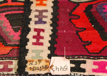Carica l'immagine nel visualizzatore di Gallery, Original Hand Made Rustic Kilim / Cicim 120x95 CM
