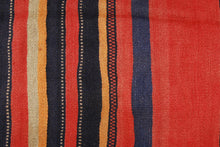 Lade das Bild in den Galerie-Viewer, Original Hand Made Rustic Kilim / Cicim 130x80 CM
