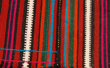 Lade das Bild in den Galerie-Viewer, Original Hand Made Rustic Kilim / Cicim 135x103 CM
