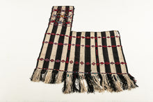 Carica l'immagine nel visualizzatore di Gallery, Original Hand Made Rustic Kilim / Cicim 180x125 CM
