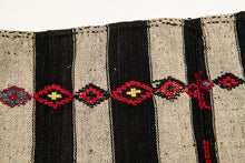 Carica l'immagine nel visualizzatore di Gallery, Original Hand Made Rustic Kilim / Cicim 180x125 CM
