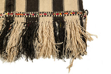 Carica l'immagine nel visualizzatore di Gallery, Original Hand Made Rustic Kilim / Cicim 170x165 CM
