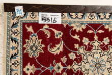 Carica l&#39;immagine nel visualizzatore di Gallery, Authentic original hand knotted carpet 90x60 CM
