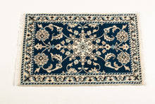 Carica l&#39;immagine nel visualizzatore di Gallery, Authentic original hand knotted carpet 90x60 CM
