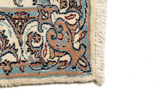 Lade das Bild in den Galerie-Viewer, Authentic original hand knotted carpet 143x90 CM
